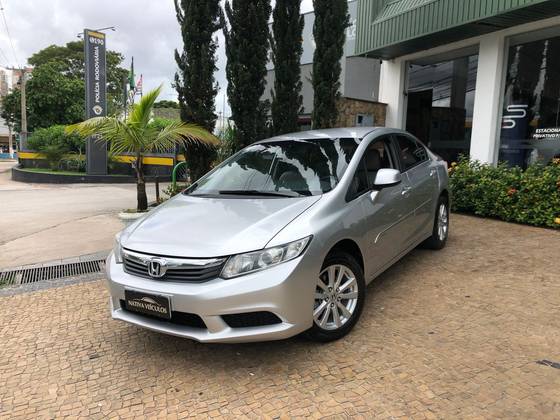 HONDA CIVIC 1.8 LXS 16V FLEX 4P AUTOMÁTICO HONDA CIVIC 1.8 LXS 16V FLEX 4P AUTOMÁTICO